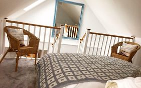 The Side, Gower - Cosy, Coastal, Sea Views & Hot Tub